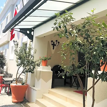 Bay Nihat Lale فندق Ayvalı